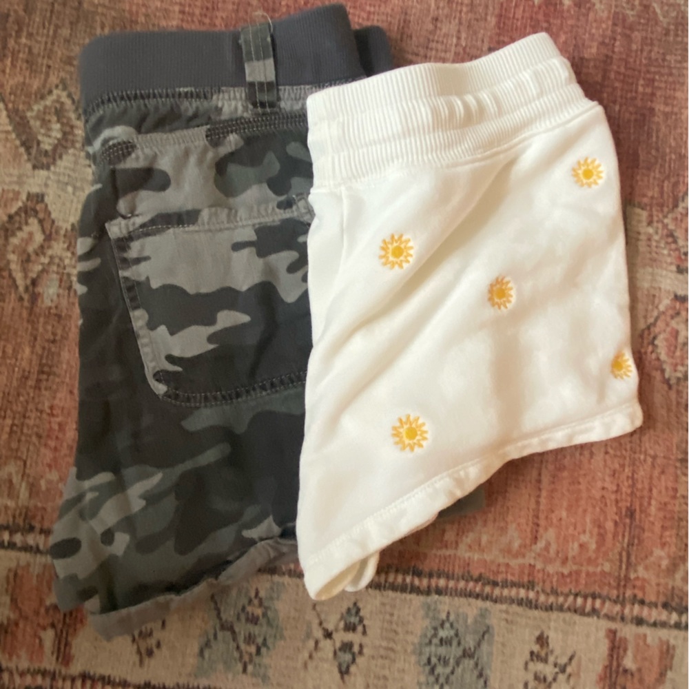 SET OF 2 Shorts